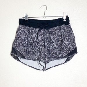 Lululemon Hotty Hot Short Mini Cinder Lace White Black / Black 6 Liner Pocket